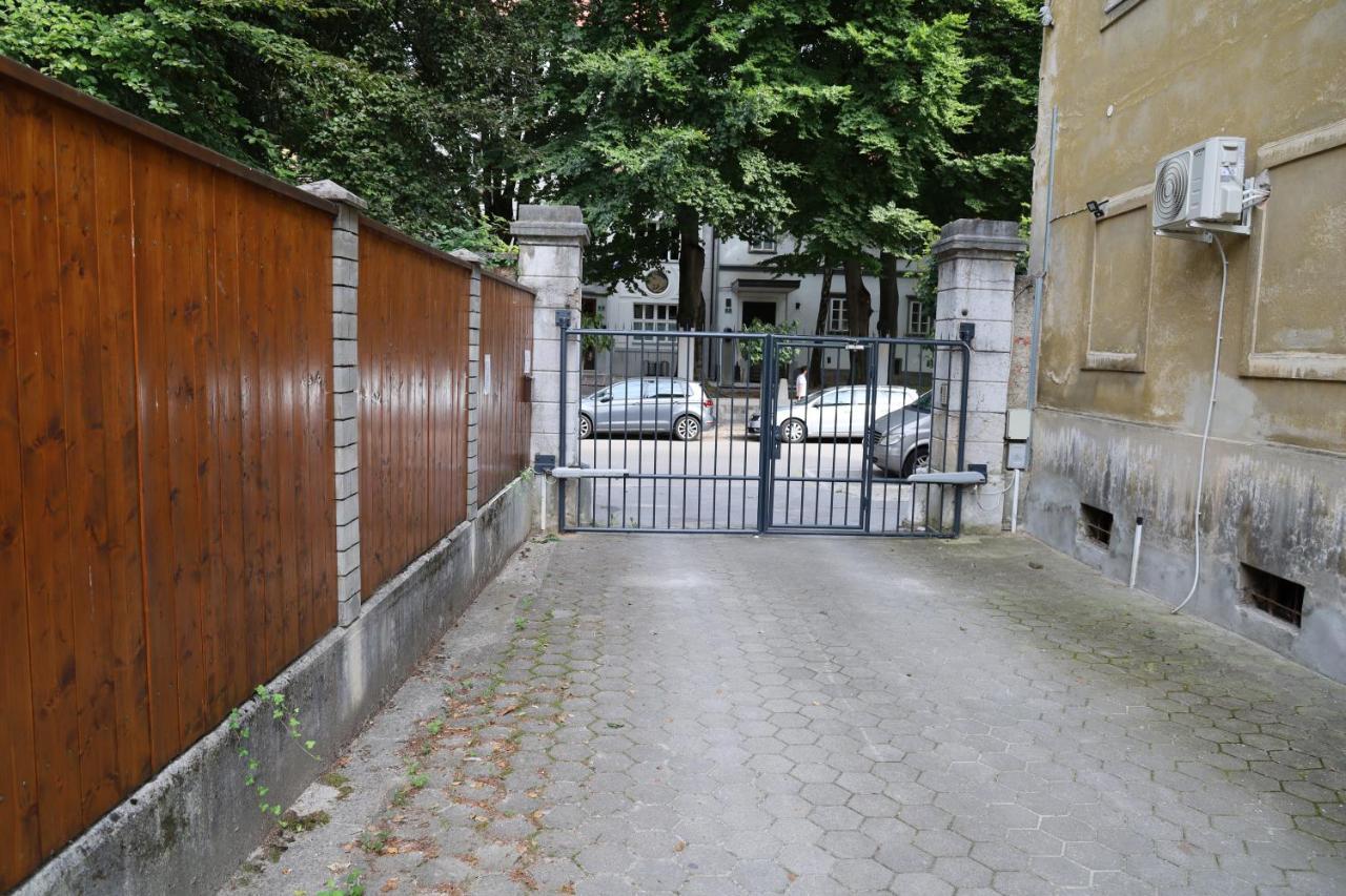 Love Nest Apartment Любляна Экстерьер фото
